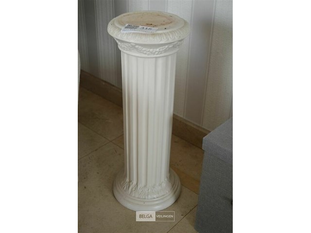 Kleine witte zuil - afbeelding 1 van  3