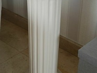 Kleine witte zuil - afbeelding 1 van  3