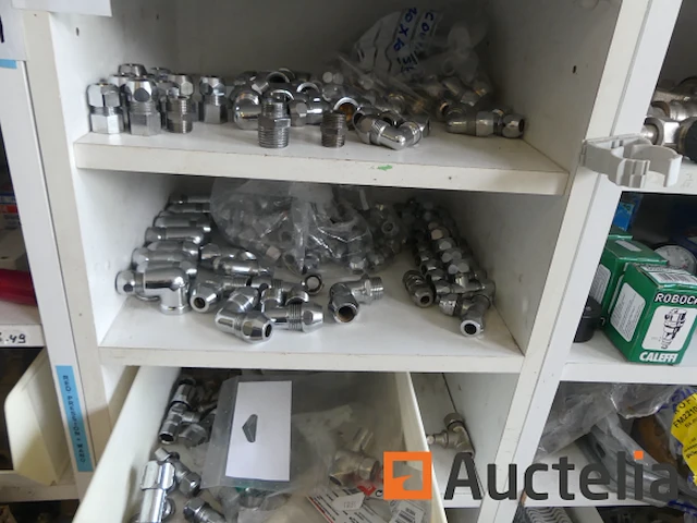 Kleppen en fittingen, accessoires voor olietanks, bevestigingsmiddelen, enz. - afbeelding 8 van  19