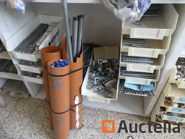 Kleppen en fittingen, accessoires voor olietanks, bevestigingsmiddelen, enz. - afbeelding 17 van  19