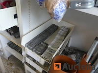 Kleppen en fittingen, accessoires voor olietanks, bevestigingsmiddelen, enz. - afbeelding 19 van  19