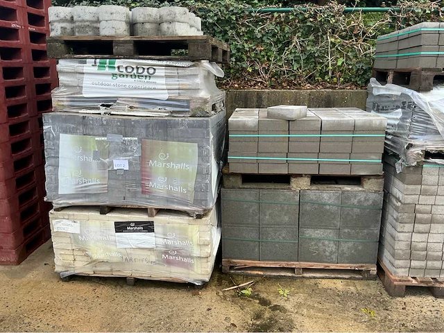 Klinkers-dallen-boordstenen (2542x) - afbeelding 1 van  4