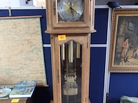 Klok in kast, werkend - afbeelding 1 van  3