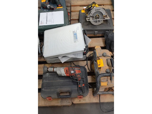 Klopboormachine black and decker - afbeelding 1 van  7