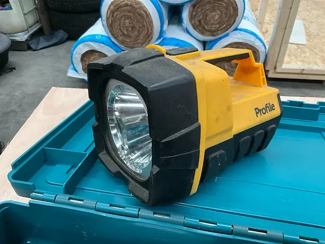 Klopboormachine, vlakschuurmachine en looplamp - afbeelding 6 van  6