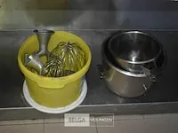 Klopper/menger sinmag op mobiel tafeltje - afbeelding 3 van  3