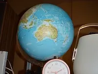 Kluis kreator, 2 wereldbollen, bluetooth speaker , wekker - afbeelding 6 van  8