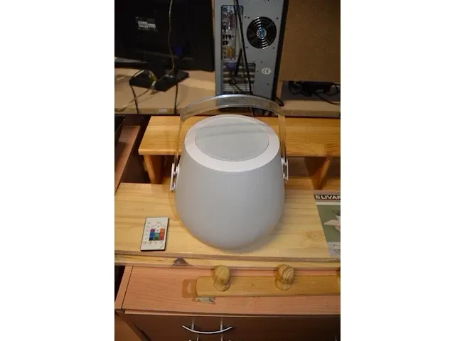 Kluis kreator, 2 wereldbollen, bluetooth speaker , wekker - afbeelding 7 van  8