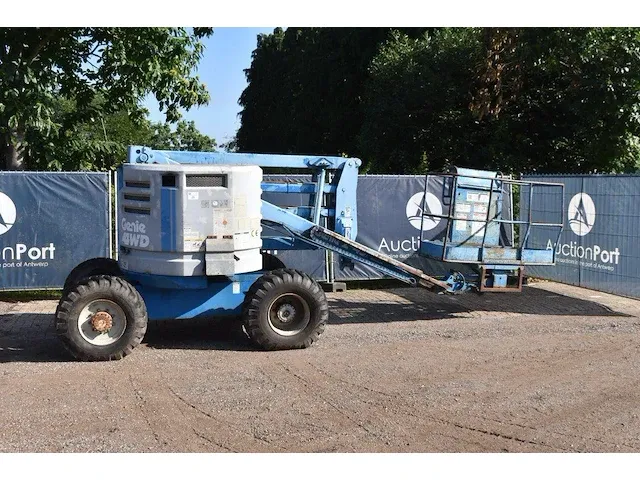 Knikarmhoogwerker genie 4wd diesel - afbeelding 1 van  1