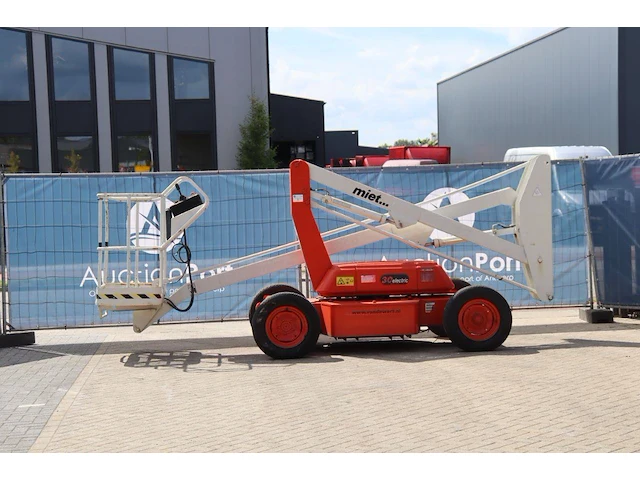 Knikarmhoogwerker jlg 30e elektrisch 11.1m 1999 - afbeelding 1 van  1