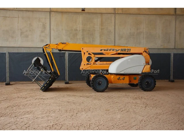 Knikarmhoogwerker niftylift hr21 d 4x4 diesel 20.8m 2015 - afbeelding 1 van  1