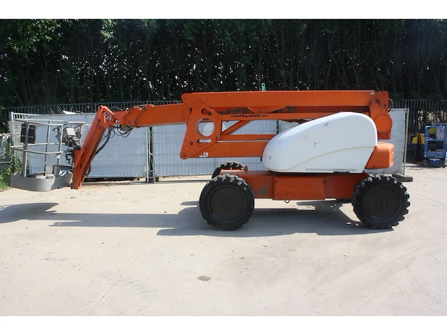 Knikarmhoogwerker niftylift hr21d diesel 20.08m 2005 - afbeelding 1 van  1