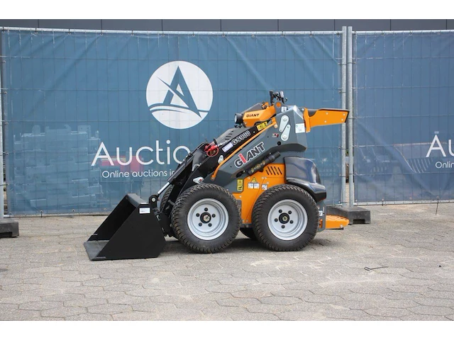 Kniklader giant gs900 diesel 18.2kw 2024 nieuw - afbeelding 1 van  1