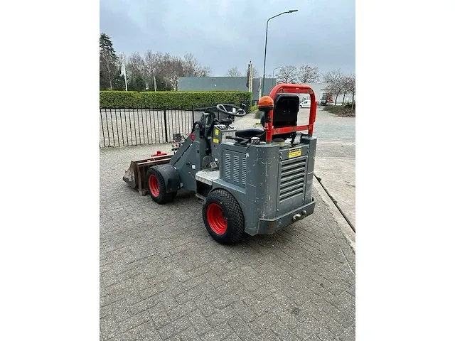 Knikmops - 100 - shovel - afbeelding 1 van  11