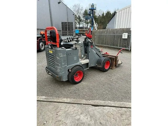 Knikmops - 100 - shovel - afbeelding 4 van  11