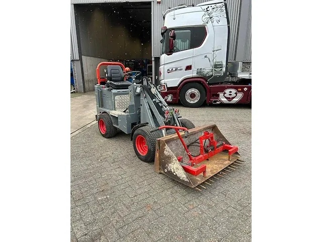 Knikmops - 100 - shovel - afbeelding 6 van  11