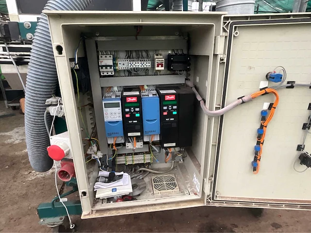 Knip en steksnijmachine geautomatiseerd willems engineering willtrim 5000 - afbeelding 17 van  29