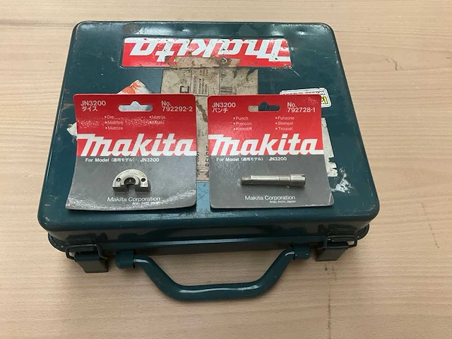 Knobbelschaar makita dh 3200 – ponstempel + matrijs - afbeelding 1 van  2