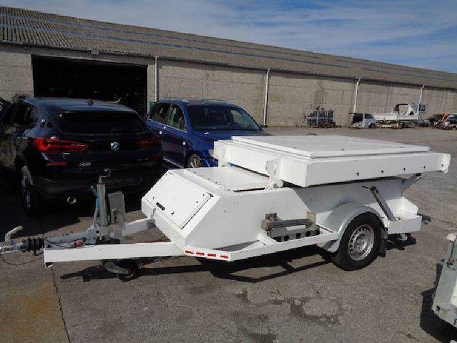 Knott gmbh kf20z / kf13 mobiele instructie radar trailer signalering - afbeelding 2 van  8