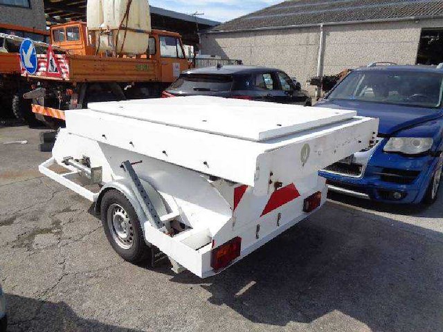 Knott gmbh kf20z / kf13 mobiele instructie radar trailer signalering - afbeelding 3 van  8