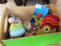 Knuffels + bak - afbeelding 1 van  3