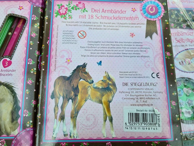 Knutsel je eigen paardenarmband - afbeelding 2 van  3