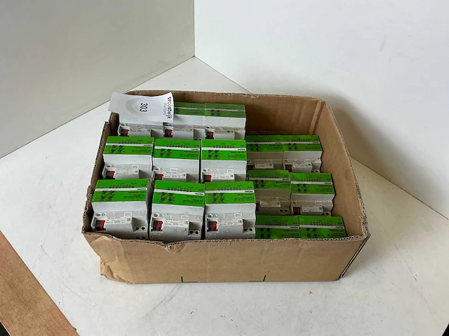 Knx meg6730-0001 verwarmingsactor (24x) - afbeelding 1 van  3