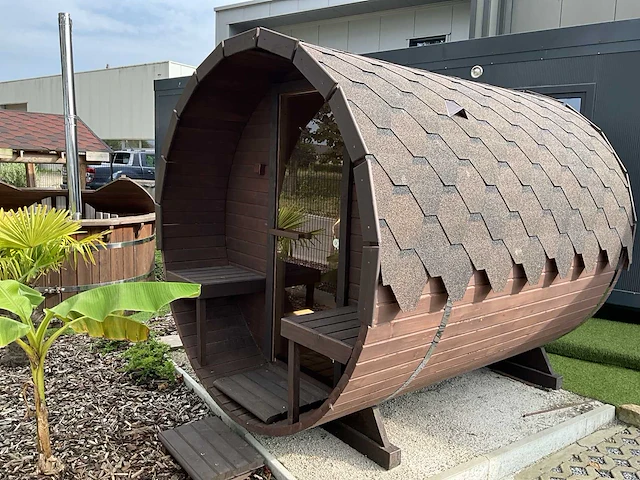 Koba buiten sauna - saunabarrel 2,5x2,25m - afbeelding 1 van  27