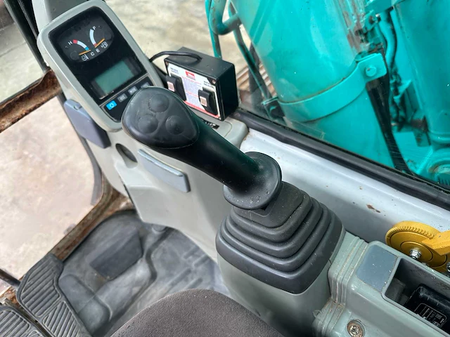 Kobelco - 2003 - sk235srlc-1e - rupsgraafmachine - afbeelding 39 van  51