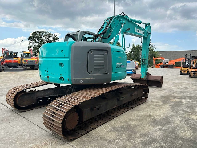 Kobelco - sk235srlc-1e - rupsgraafmachine - 2003 - afbeelding 34 van  51