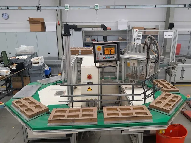Koch blister caroucel - afbeelding 8 van  9