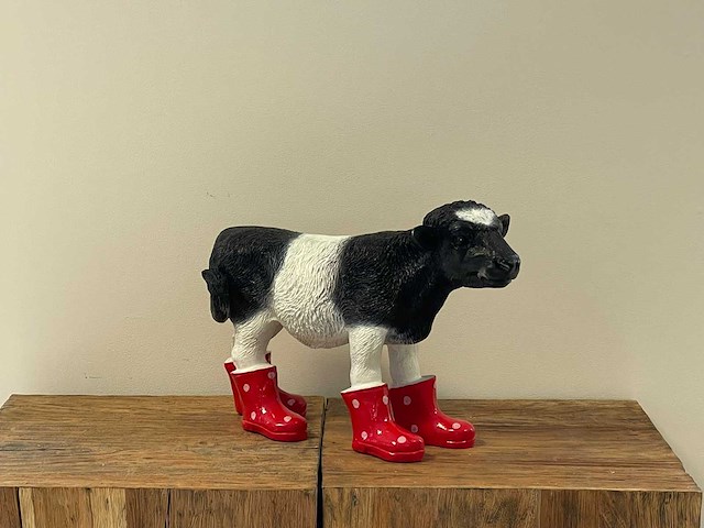 Koe met rode botjes h30cm - afbeelding 2 van  2
