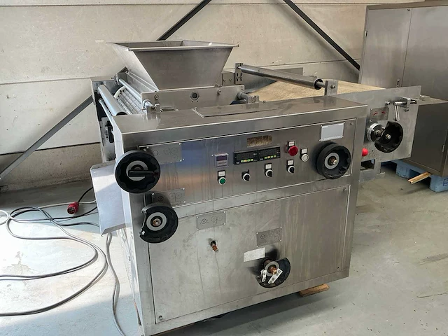 Koekjes vormwalsmachine - afbeelding 1 van  6