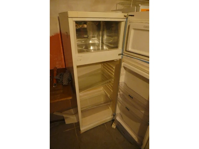 Koel en vriescombinatie witte kleur whirlpool - afbeelding 2 van  3