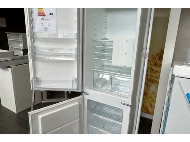 Koel vrieskast zanussi - afbeelding 2 van  8
