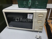 Koelkast en magnetron - afbeelding 1 van  6