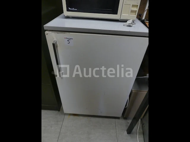 Koelkast en magnetron - afbeelding 4 van  6