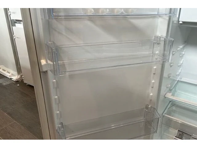 Koelkast met vriesvak zanussi - afbeelding 2 van  7