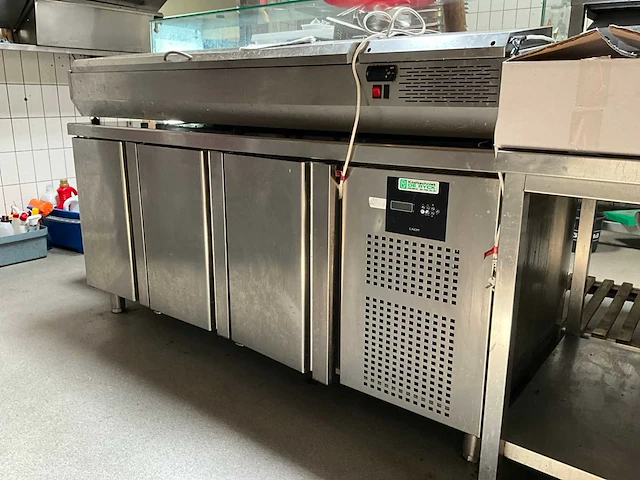 Koelkast met werktafel - afbeelding 1 van  4