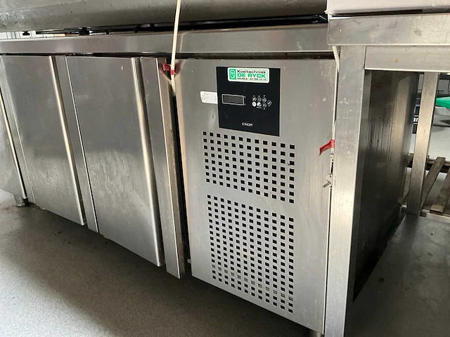 Koelkast met werktafel - afbeelding 3 van  4