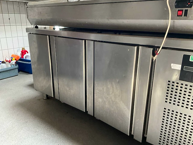Koelkast met werktafel - afbeelding 4 van  4