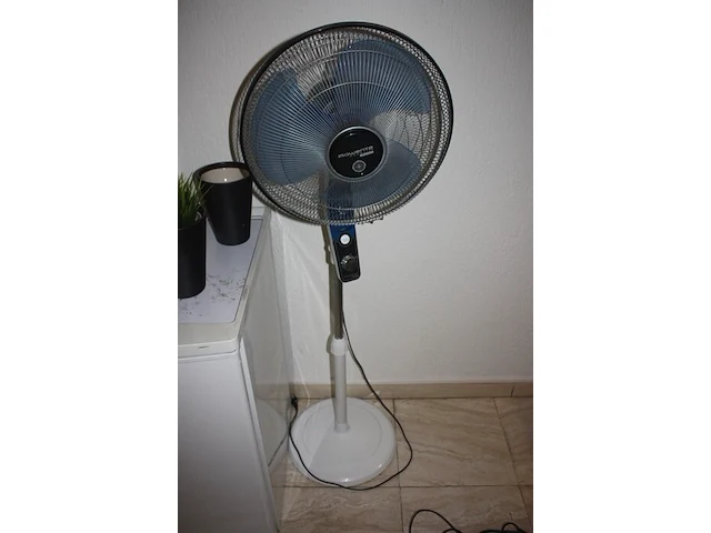 Koelkast tafel model whirlpool, ventilator rowenta (60,62) - afbeelding 3 van  4