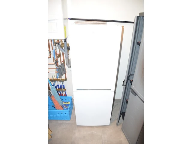 Koelkast/dieprvries beko k54240 afm. 54x54x153 - afbeelding 1 van  3