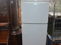 Koelkast/diepvries combi miele , 2 dozen divers keukengerief - afbeelding 1 van  6