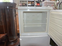 Koelkast/diepvries combi miele , 2 dozen divers keukengerief - afbeelding 3 van  6