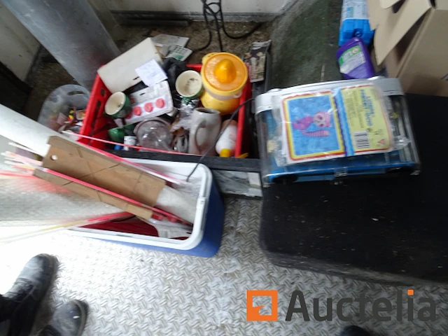 Koelkastplateau, schuimblokje, accessoires (serviesgoed, ..) - afbeelding 3 van  13