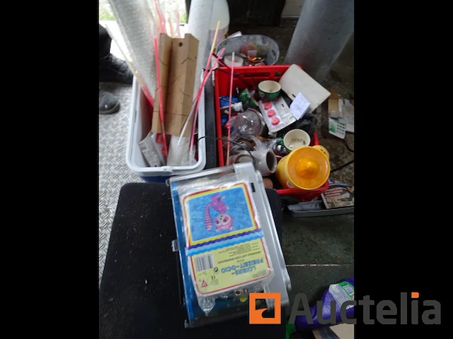 Koelkastplateau, schuimblokje, accessoires (serviesgoed, ..) - afbeelding 5 van  13