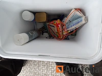 Koelkastplateau, schuimblokje, accessoires (serviesgoed, ..) - afbeelding 7 van  13