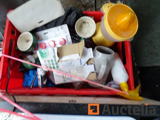 Koelkastplateau, schuimblokje, accessoires (serviesgoed, ..) - afbeelding 11 van  13