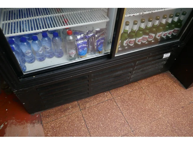 Koelvitrinekast met dubbele schuifdeuren - afbeelding 2 van  4